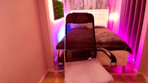 Scarlett online show from February 17, 2025, 6:26 pm