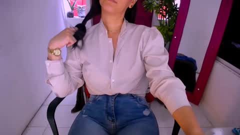 scarlet online show from December 19, 2025, 1:40 pm