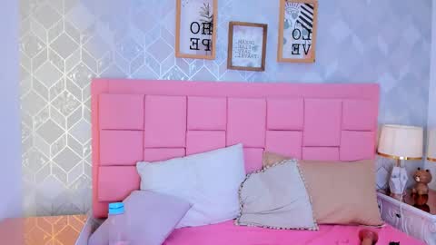 scarlett_vixen7 online show from December 19, 2025, 7:48 am