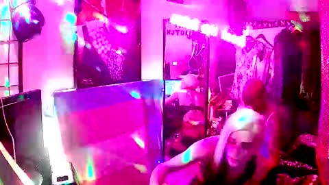 Scarletta Wolf online show from January 6, 2026, 7:45 am