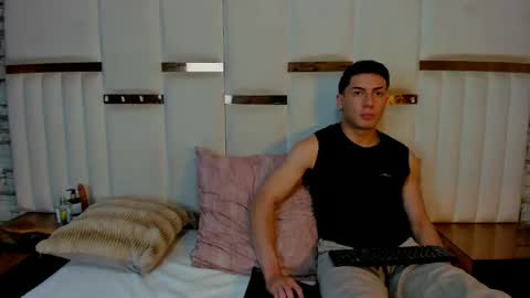 Snapshot of scarlettandlucas chatting on January 15, 2026, 8:23 pm Scarlett and Lucas online show from January 15, 2026, 8:23 pm