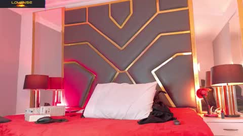 Scarlett Hot online show from December 20, 2025, 12:12 pm