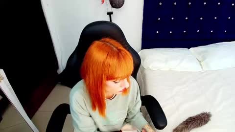 Snapshot of scarlettmilf_cg chatting on September 19, 2025, 12:50 pm Scarlett online show from September 19, 2025, 12:50 pm