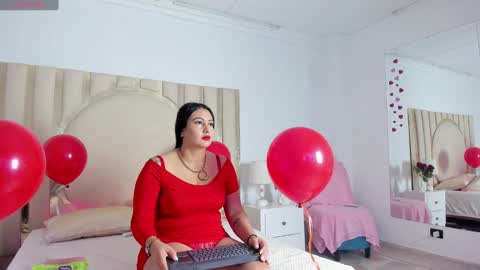 Snapshot of scarlettross_ chatting on February 14, 2025, 12:03 pm Scarlett Ross  online show from February 14, 2025, 12:03 pm