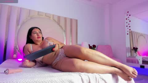 Snapshot of scarlettross_ chatting on February 21, 2025, 6:04 pm Scarlett Ross  online show from February 21, 2025, 6:04 pm