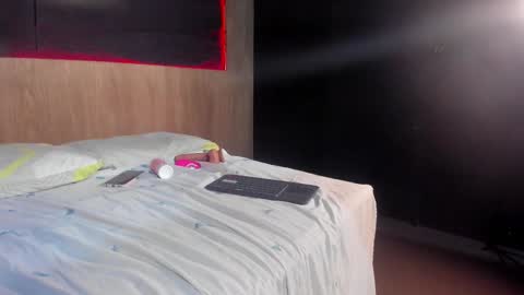 scarlettsinclaiir_ online show from December 13, 2025, 7:53 pm