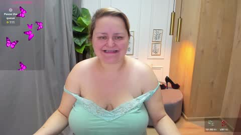 Snapshot of scarlettsoft chatting on December 17, 2024, 6:02 am Scarlett online show from December 17, 2024, 6:02 am