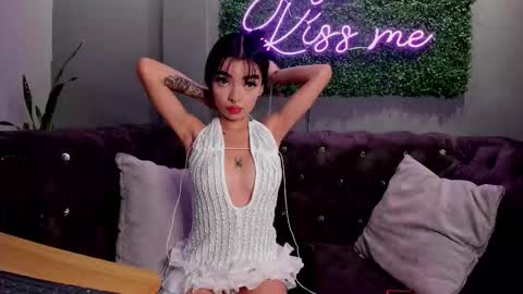 Scarlet online show from November 9, 2025, 1:42 pm