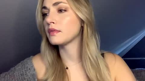 ScarlettxBlonde online show from April 28, 2026, 6:29 am