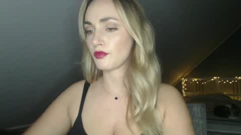ScarlettxBlonde online show from June 2, 2026, 7:27 pm