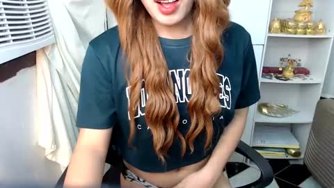 Queen Scarlet online show from December 22, 2024, 5:23 am