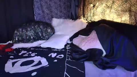 Snapshot of scary_sarah chatting on January 30, 2025, 9:47 pm Sarah Bones online show from January 30, 2025, 9:47 pm