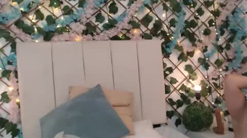 SCARLET online show from November 16, 2025, 11:43 pm