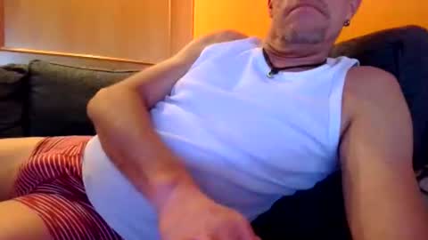 Snapshot of schmuhbaer1 chatting on November 3, 2025, 10:38 am schmuhbaer1 online show from November 3, 2025, 10:38 am