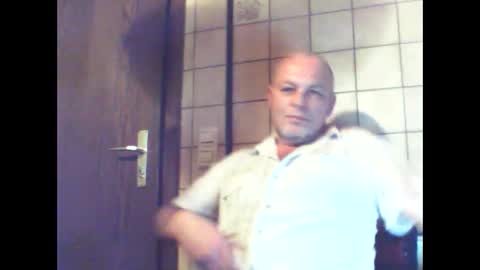 schnibschnab online show from November 16, 2025, 4:07 am