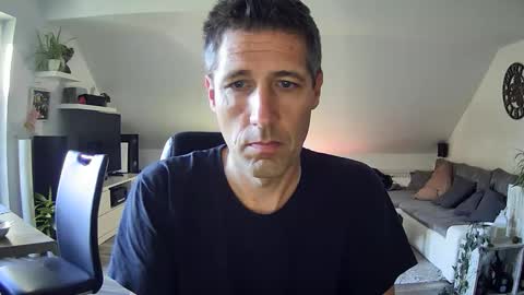 Dildomen online show from September 18, 2025, 7:10 am