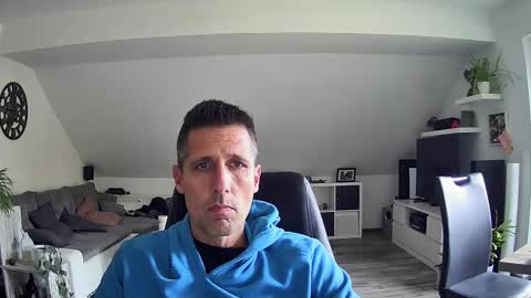 Dildomen online show from October 15, 2025, 1:00 pm