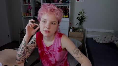 Rina online show from December 18, 2025, 7:25 am