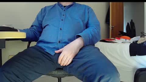 Mick online show from December 17, 2025, 1:39 pm