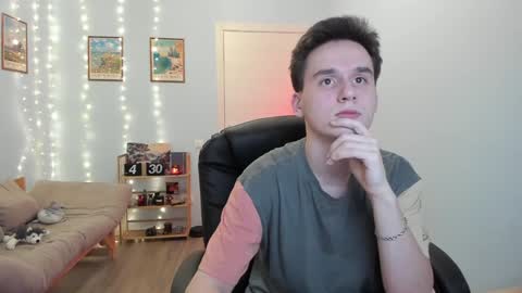 Thomas brunette and Alex blond online show from December 12, 2024, 11:58 pm