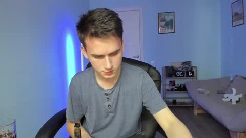 Thomas brunette and Alex blond online show from January 17, 2025, 10:55 am