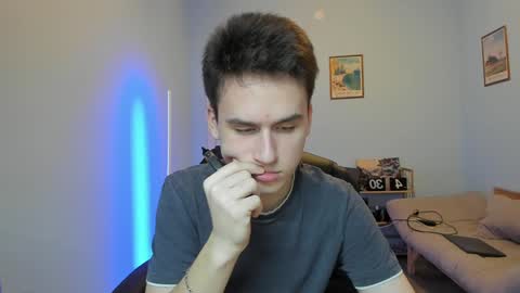 Thomas brunette and Alex blond online show from January 28, 2025, 8:57 am