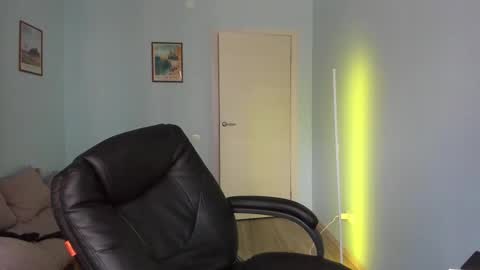 Thomas brunette and Alex blond online show from March 2, 2025, 1:16 pm