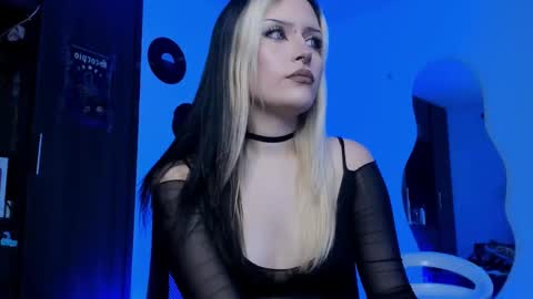 Goddess online show from March 19, 2026, 8:02 pm