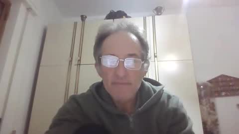 scotchwhieskie online show from October 9, 2025, 7:01 pm