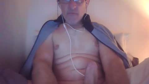 scotchwhieskie online show from December 19, 2025, 11:45 pm