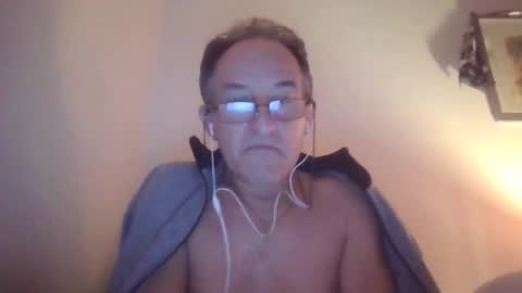 scotchwhieskie online show from December 21, 2025, 11:45 pm