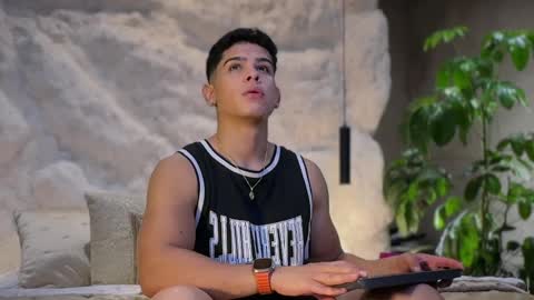 Andrew Flintt online show from April 5, 2026, 1:36 am