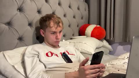 Snapshot of scottish_twink01 chatting on December 21, 2024, 1:15 am danny online show from December 21, 2024, 1:15 am