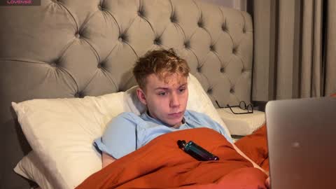 Snapshot of scottish_twink01 chatting on January 3, 2025, 12:54 am danny online show from January 3, 2025, 12:54 am