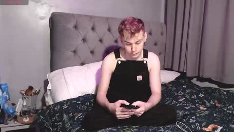 Snapshot of scottish_twink01 chatting on January 23, 2025, 12:04 am danny online show from January 23, 2025, 12:04 am