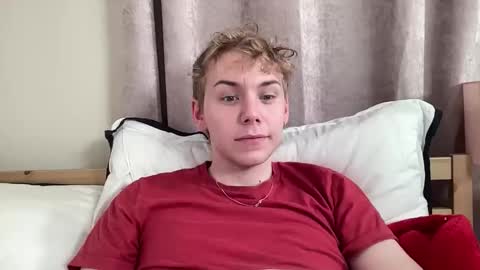 Snapshot of scottish_twink01 chatting on September 20, 2025, 2:01 am danny online show from September 20, 2025, 2:01 am