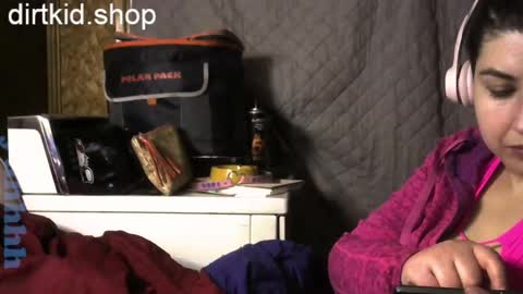 Danni online show from March 6, 2025, 7:03 am