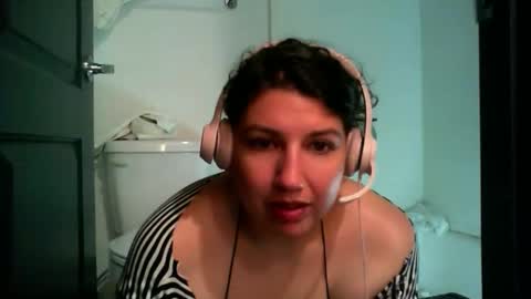 Danni online show from November 25, 2025, 4:07 pm