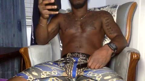 Snapshot of sdawg2xx chatting on December 5, 2024, 11:51 pm sdawg2xx online show from December 5, 2024, 11:51 pm