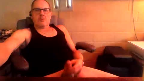 eating pussy  sucking dick online show from April 4, 2026, 3:09 pm
