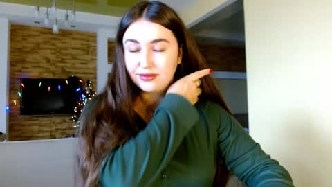 Snapshot of sea_cocktail chatting on December 14, 2025, 9:36 am Elizabeth online show from December 14, 2025, 9:36 am