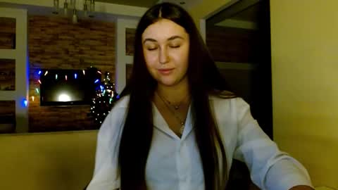 Snapshot of sea_cocktail chatting on December 15, 2025, 1:37 pm Elizabeth online show from December 15, 2025, 1:37 pm