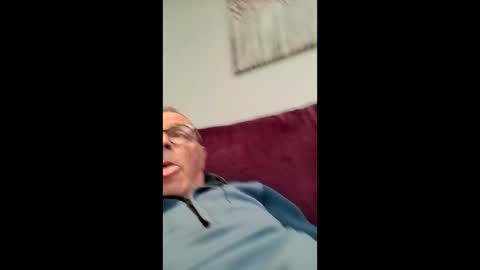 sealofapproval1 online show from March 15, 2026, 3:29 pm