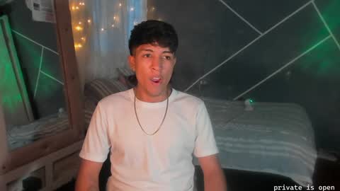 Snapshot of sean_scoth2 chatting on December 13, 2024, 10:34 pm Sean Scoth online show from December 13, 2024, 10:34 pm