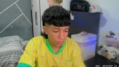 Snapshot of sean_scoth2 chatting on December 21, 2024, 9:36 pm Sean Scoth online show from December 21, 2024, 9:36 pm