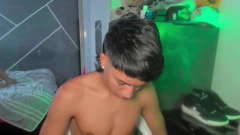 Snapshot of sean_scoth2 chatting on December 31, 2024, 5:51 pm Sean Scoth online show from December 31, 2024, 5:51 pm