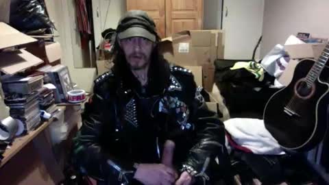 Snapshot of seasidesteve71 chatting on April 19, 2026, 3:17 am seasidesteve71 online show from April 19, 2026, 3:17 am