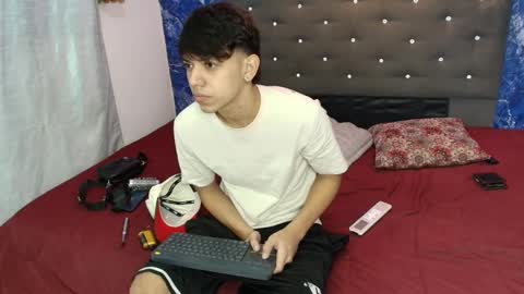 sebas_pretty7 online show from November 23, 2025, 12:38 pm
