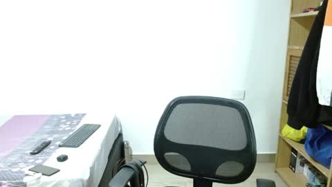 Sebas online show from March 19, 2026, 5:33 am