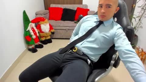 juan  sebastian online show from December 30, 2024, 12:31 pm